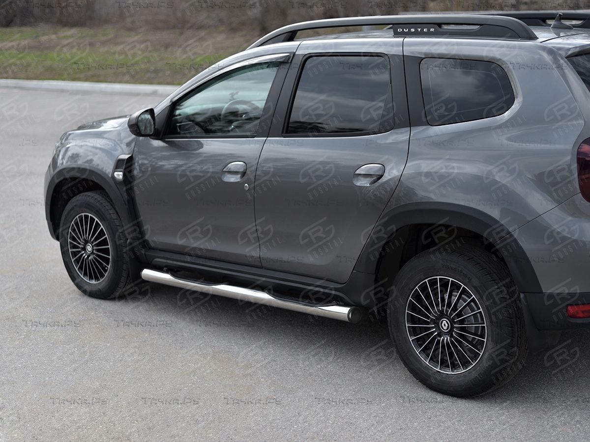 Защита порогов RusStal труба d76 с накладкой (вариант 2) для Renault Duster II 2021-2026. Артикул RDT-0038072