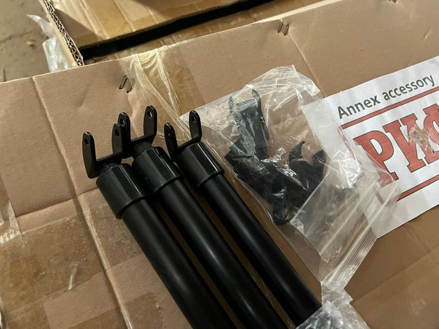 Опоры РИФ с крепежом для маркизы автомобильной веерной, безопорной 2,3х2 м (пр/лев). Артикул RIFAV042023888