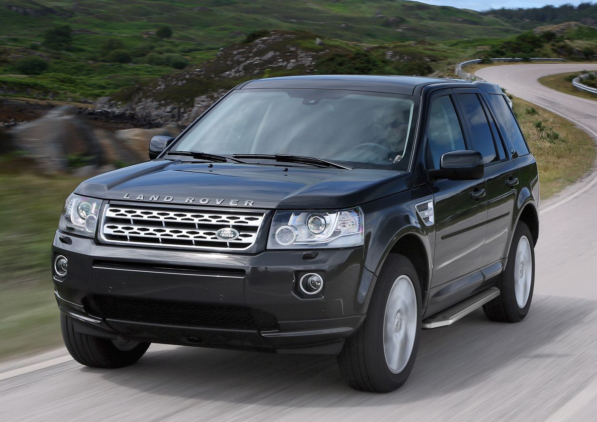 Пороги алюминиевые Rival Premium для Land Rover Freelander II рестайлинг 2012-2014. Артикул A173ALP.3102.1