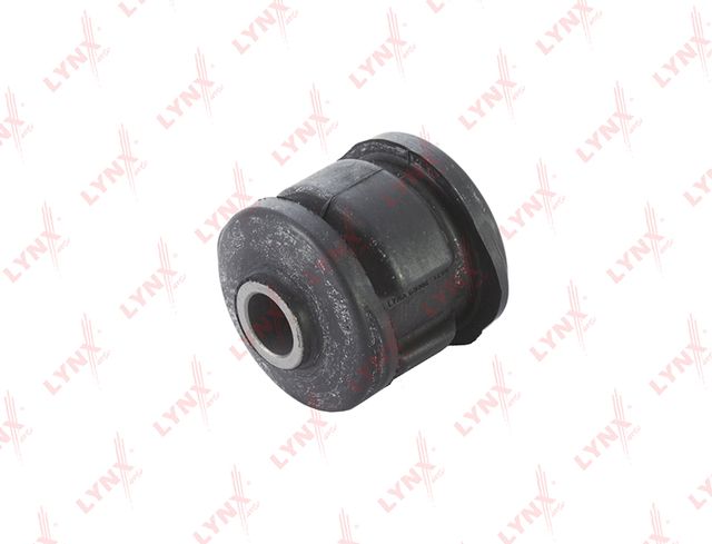 Сайлентблок переднего рычага подвески LYNXauto. Артикул C9382