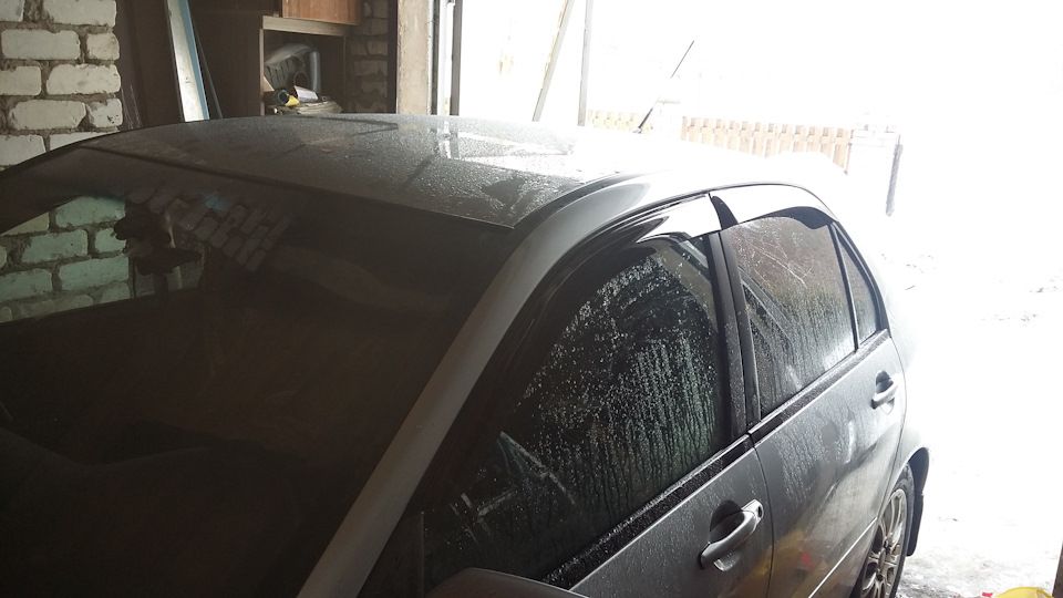 Дефлекторы SIM для окон Mitsubishi Lancer 9 седан 2000-2006. Артикул SMILAN0032