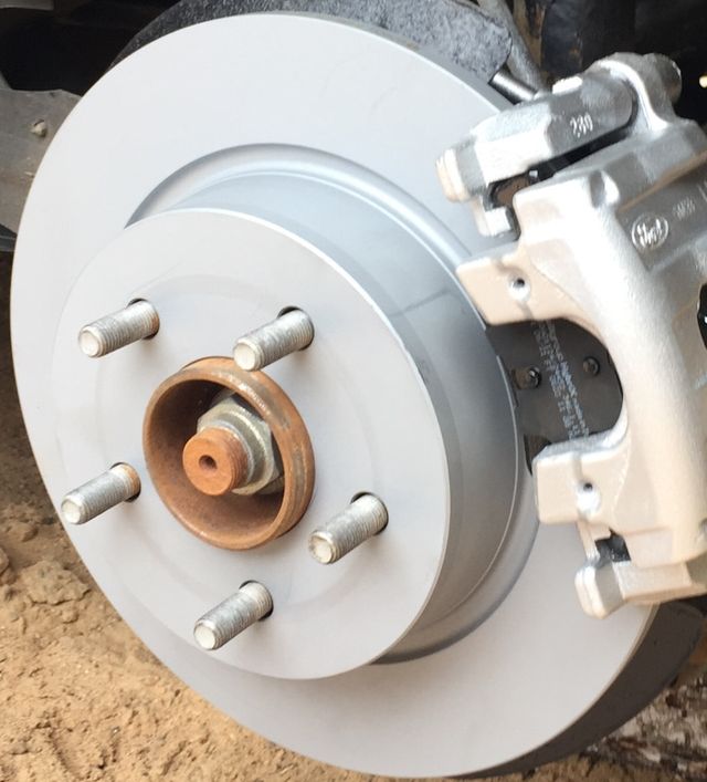 Тормозной диск Bosch задний для Ford Kuga II 2013-2019. Артикул 0 986 479 762