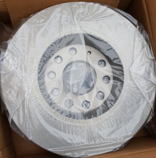 Тормозной диск Remsa задний для SEAT Leon II 2005-2012. Артикул 6973.00