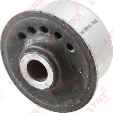 Сайлентблок переднего рычага подвески LYNXauto. Артикул B8414