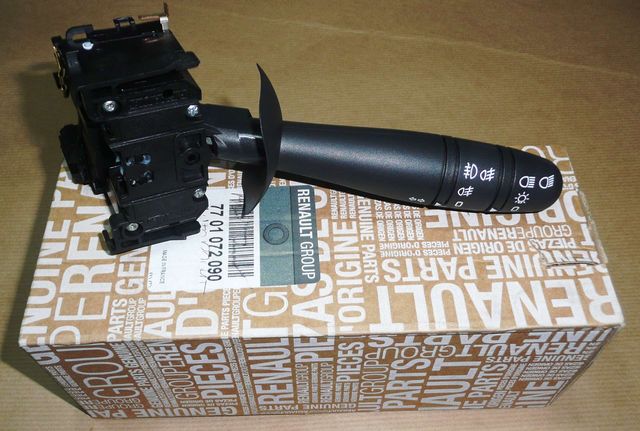 Подрулевой переключатель Renault. Артикул 7701072090