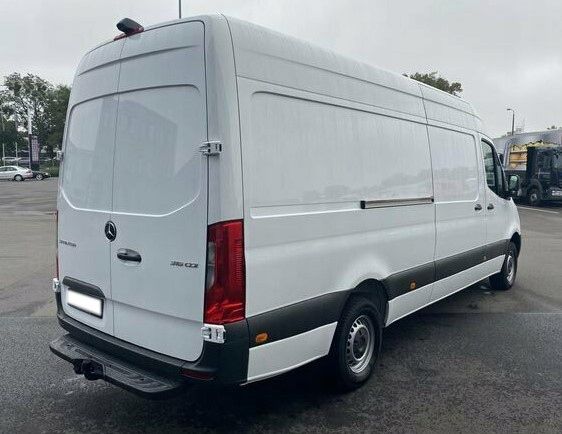 Фаркоп Steinhof для Volkswagen Crafter I 2006-2016 фургон, минибус 3,5T 3,665м/4,325м (со ступенькой, одинарные колёса). Артикул V-033