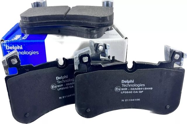 Тормозные колодки Delphi (Low-Metallic) передние для Land Rover Range Rover IV 2012-2026. Артикул LP3540