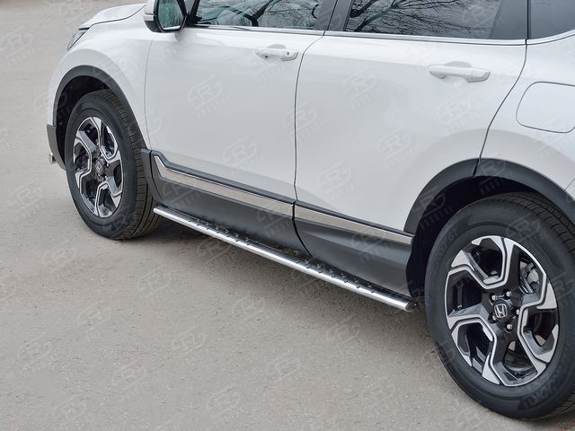 Защита порогов РусCталь труба 75х42 овал с проступью для Honda CR-V V до рестайлинга 2016-2020. Артикул HCRO-002832