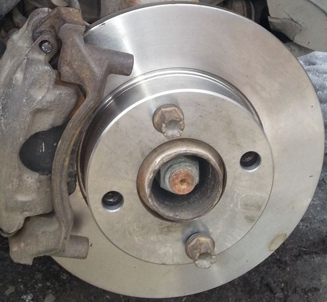 Тормозной диск Bosch передний для Audi 90 II (B3) 1987-1991. Артикул 0 986 478 016