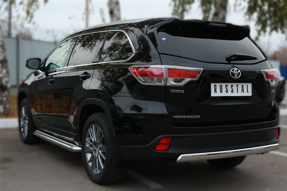 Защита RusStal заднего бампера d75х42 (дуга) для Toyota Highlander III 2014-2026. Артикул THRZ-001923