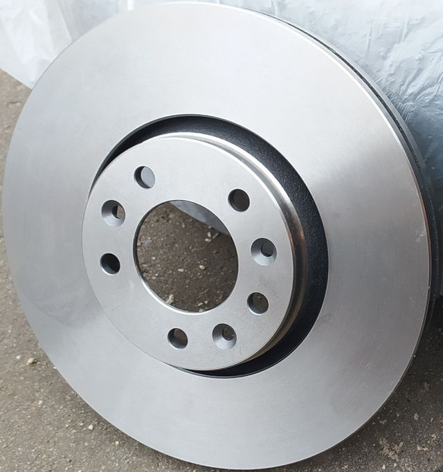 Тормозной диск Bosch передний для Citroen Jumpy II 2007-2016. Артикул 0 986 479 380