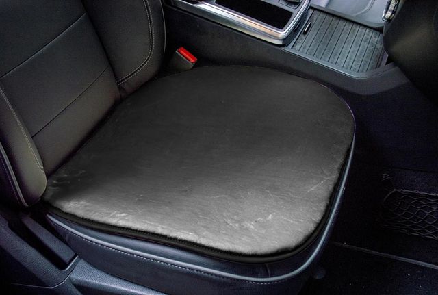 Накидка универсальная CarFashion Alpaca Mini из искусственного меха на переднее сиденье авто, цвет Темно-серый. Артикул 23005