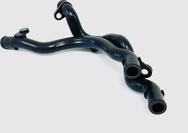 Патрубок системы охлаждения (Ukorauto). Артикул U0902143