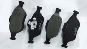 Тормозные колодки Sangsin Hi-Q передние для Ford Fiesta V 2001-2010. Артикул SP1565