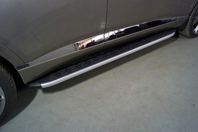 Пороги алюминиевые ТСС с пластиковой накладкой 1920 мм для Genesis GV80 4WD 3D 2020-2026. Артикул GENESGV8020-09AL