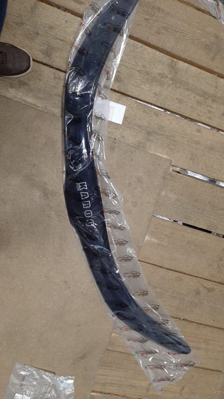 Дефлектор Vip-Tuning для капота Skoda Karoq 2020-2026. Артикул SK26