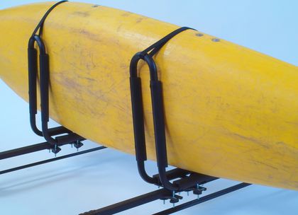 Автомобильный багажник Peruzzo Kayak на крышу автомобиля для перевозки 1 каяк или доска для сёрфинга. Артикул NPE00298