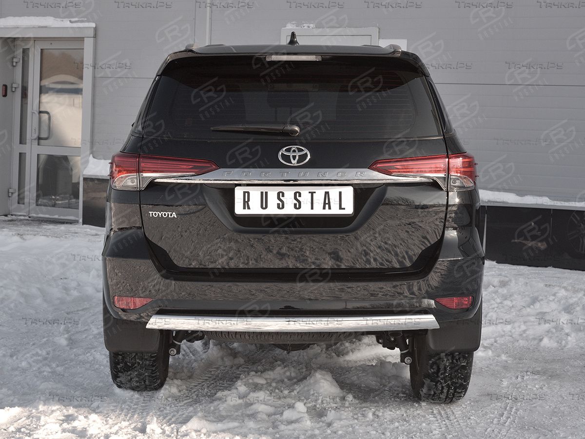 Защита RusStal заднего бампера d75х42 дуга для Toyota Fortuner II (для России) 2017-2020. Артикул TFZ-002891