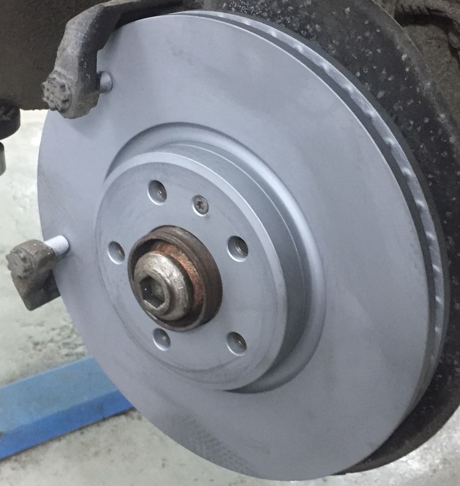 Тормозной диск Zimmermann Coat Z. Артикул 100.3355.20