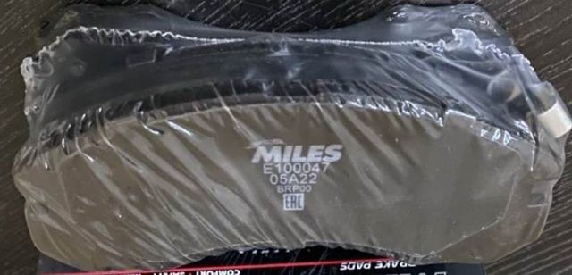 Тормозные колодки Miles (Semi-Metallic) передние для Peugeot 4007 2007-2013. Артикул E100047