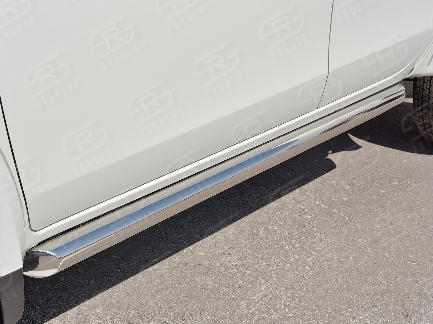 Защита порогов РусCталь труба d76 (вариант 1) для Mitsubishi L200 V 2015-2019. Артикул ML2T-0022481