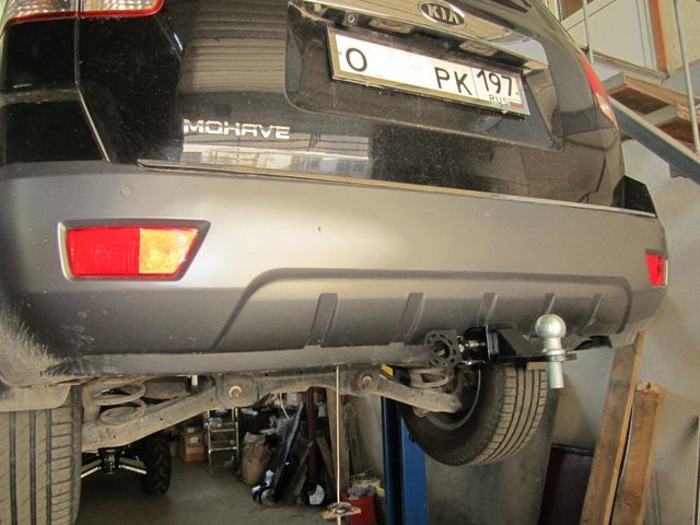 Фаркоп Bizon для Kia Mohave 2008-2018. Быстросъемный крюк. Артикул FA 0985-E