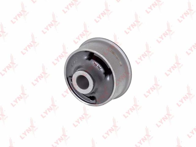 Сайлентблок переднего рычага подвески LYNXauto. Артикул C8572