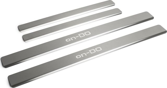 Накладки Rival на пороги (с надписью) для Datsun on-DO 2014-2020. Артикул NP.8702.3