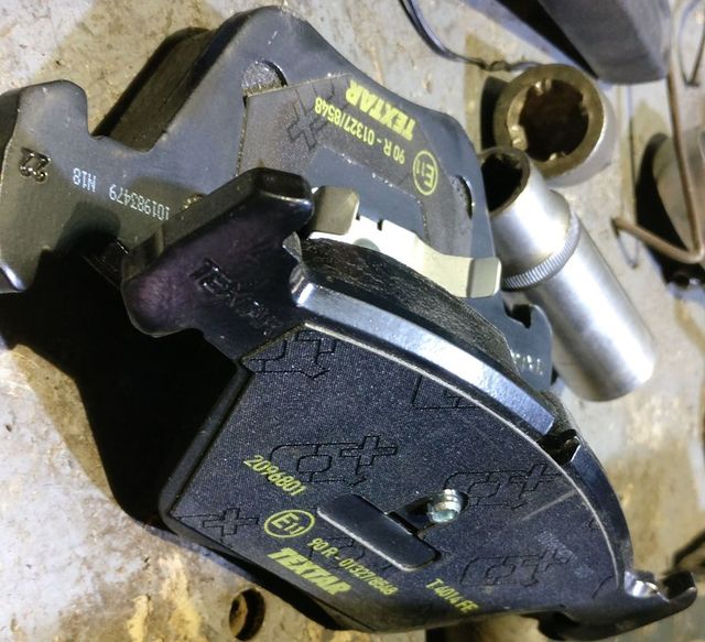 Тормозные колодки Textar Q+. Артикул 2096801