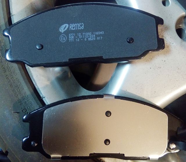 Тормозные колодки Remsa. Артикул 0771.12