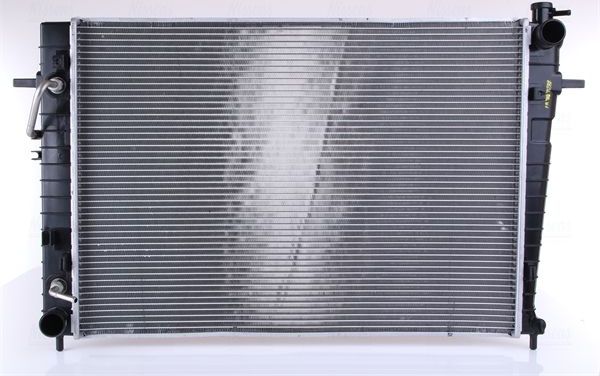 Радиатор охлаждения двигателя Nissens. Артикул 675034