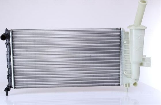 Радиатор охлаждения двигателя Nissens для Fiat Punto II 1999-2003. Артикул 61764