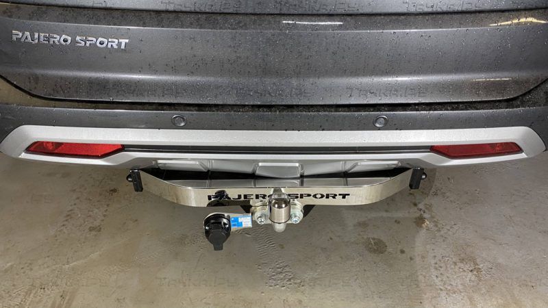 Фаркоп Baltex для Mitsubishi Pajero Sport III рестайлинг 2021-2026 с накладкой из нержавеющей стали. Фланцевое крепление. Артикул 149329