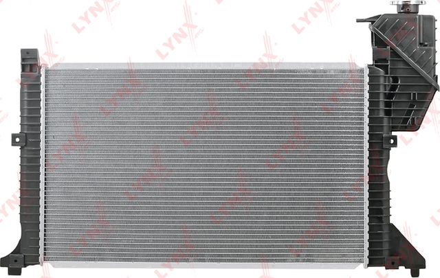 Радиатор охлаждения двигателя LYNXauto для Mercedes-Benz Sprinter 904 1995-2006. Артикул RB-2866