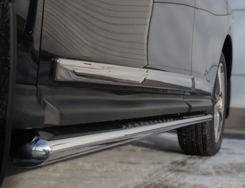 Защита порогов RusStal труба 120х60 овал с проступью для Nissan Pathfinder R52 2014-2026. Артикул NPO-002024