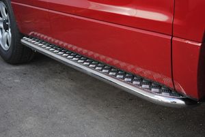 Защита порогов RusStal труба d42 с листом для Suzuki Grand Vitara 5-дв. 2005-2008. Артикул SGL-000022