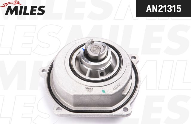 Помпа (водяной насос) Miles для Land Rover Discovery II 1999-2004. Артикул AN21315