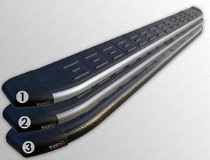 Пороги алюминиевые ТСС с пластиковой накладкой 1720 мм для Geely Emgrand X7 I рестайлинг 2018-2021 Карбон черные. Артикул GEELEMGX718-21BL