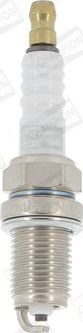 Свеча зажигания Champion Copper Plus. Артикул OE005/T10