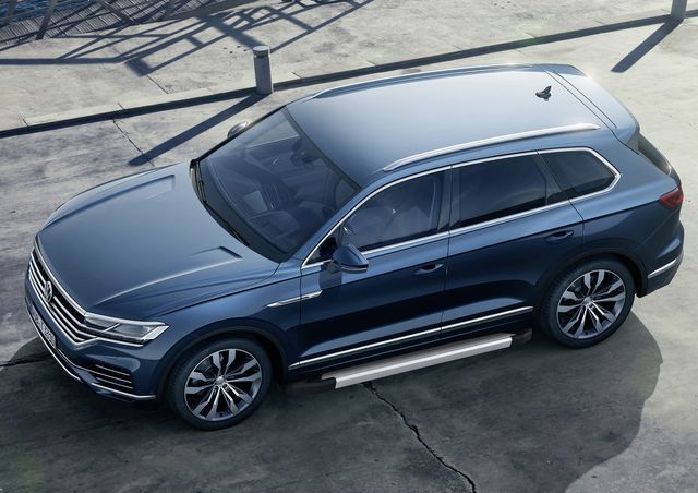 Пороги алюминиевые Rival Silver для Volkswagen Touareg III 2018-2026. Артикул F193AL.5806.1
