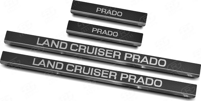 Накладки RusStal на пороги (лист нерж. карбон с надписью) для Toyota Land Cruiser Prado 150 2009-2024. Артикул LCPR09-06