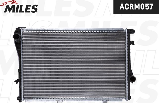 Радиатор охлаждения двигателя Miles для BMW 5 IV (E39) 1996-2004. Артикул ACRM057