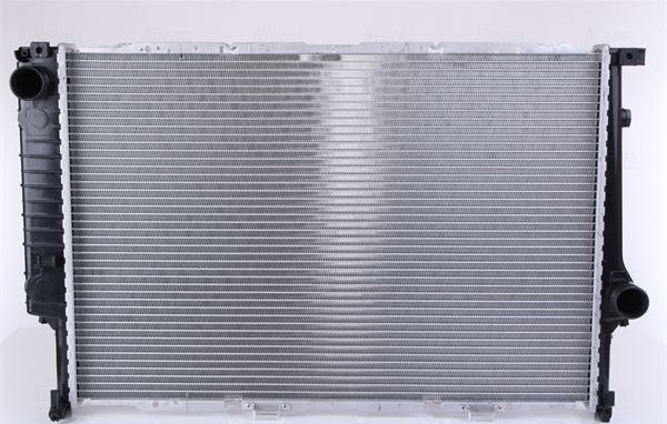 Радиатор охлаждения двигателя Nissens ** FIRST FIT **. Артикул 60622A