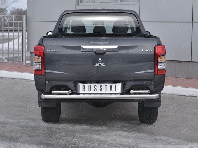 Защита RusStal заднего бампера d63 секции d42x2 уголки для Mitsubishi L200 V рестайлинг 2018-2026. Артикул ML2Z-003275