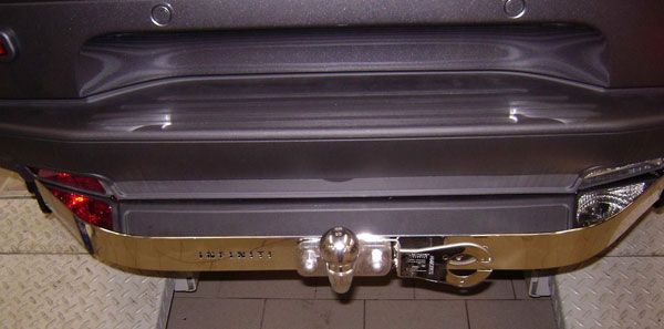 Фаркоп Baltex для Infiniti QX56 I 2007-2010. (с декор. накладкой) Фланцевое крепление. Артикул IN02AN