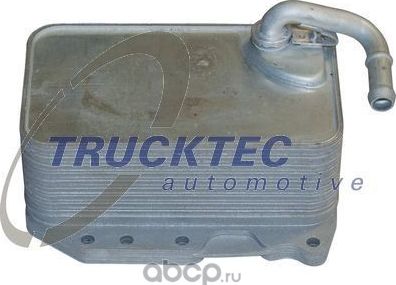 Радиатор масляный (маслоохладитель) для двигателя Trucktec Automotive. Артикул 07.18.070