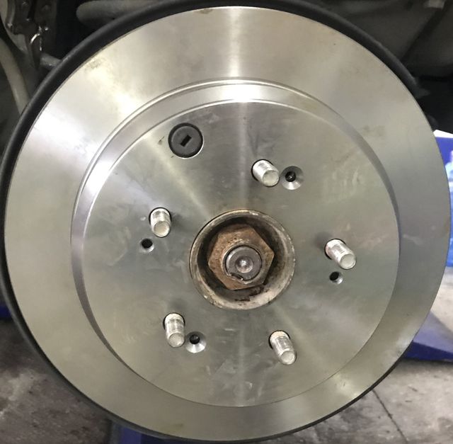 Тормозной диск Bosch задний для Honda CR-V III 2006-2011. Артикул 0 986 479 449