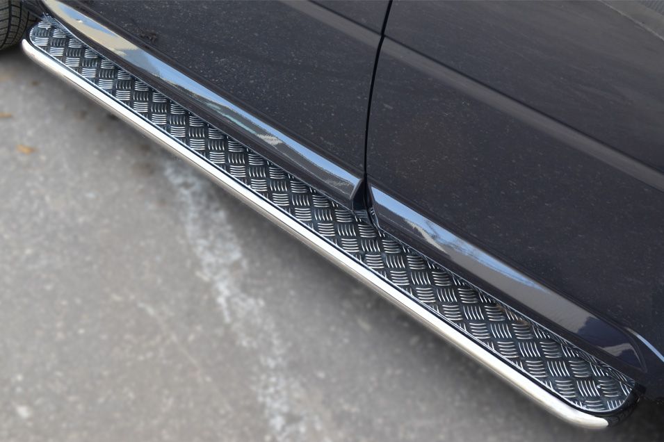 Защита порогов RusStal труба d42 с листом для Land Rover Freelander II 2013-2014. Артикул LFRL-001495