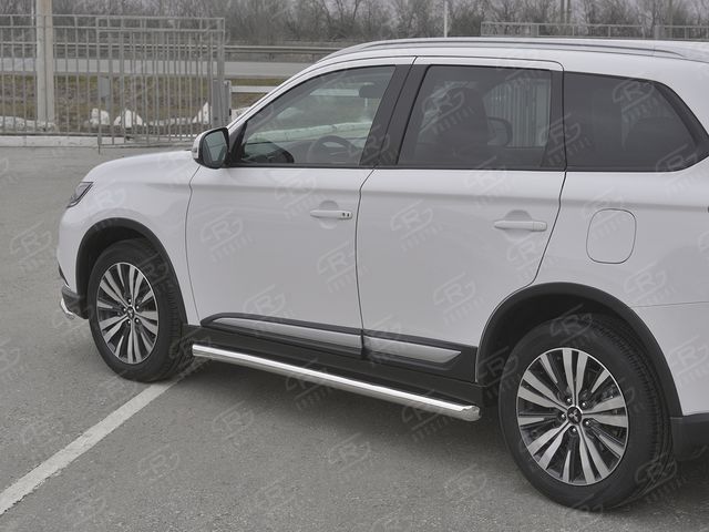 Защита порогов RusStal труба d63 (вариант 1) для Mitsubishi Outlander III 3-й рестайлинг 2018-2026. Артикул MOT-0032081