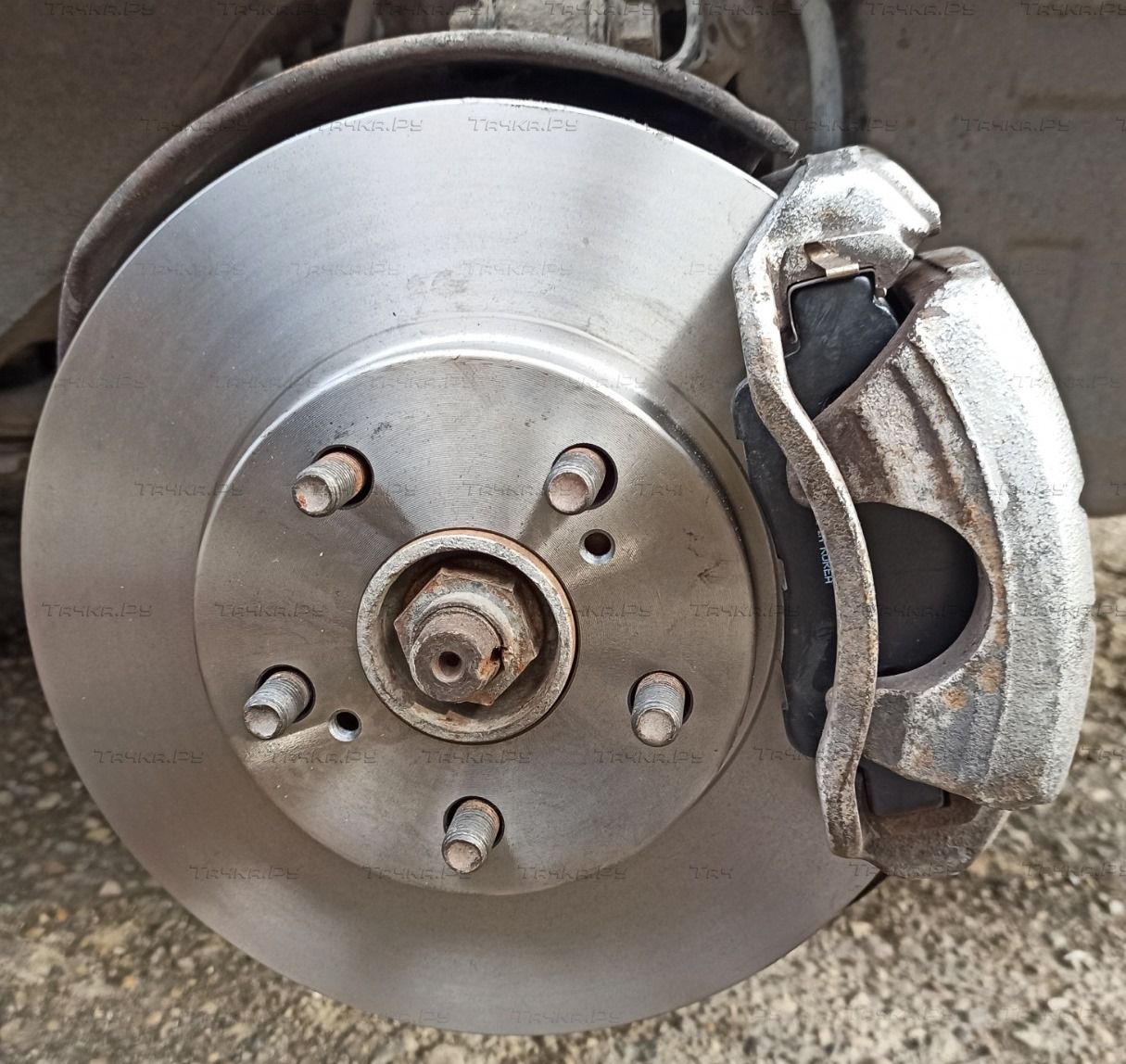 Тормозной диск Miles передний для Toyota Celica VI (T200) 1993-1999. Артикул K000339
